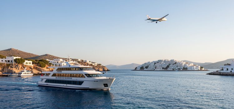 Ferry ou vol pour les îles grecques en septembre : le choix qui préserve vos journées
